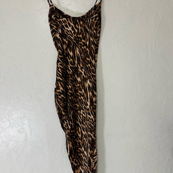 Cheetah print side slit dress - Picture 3 of 5